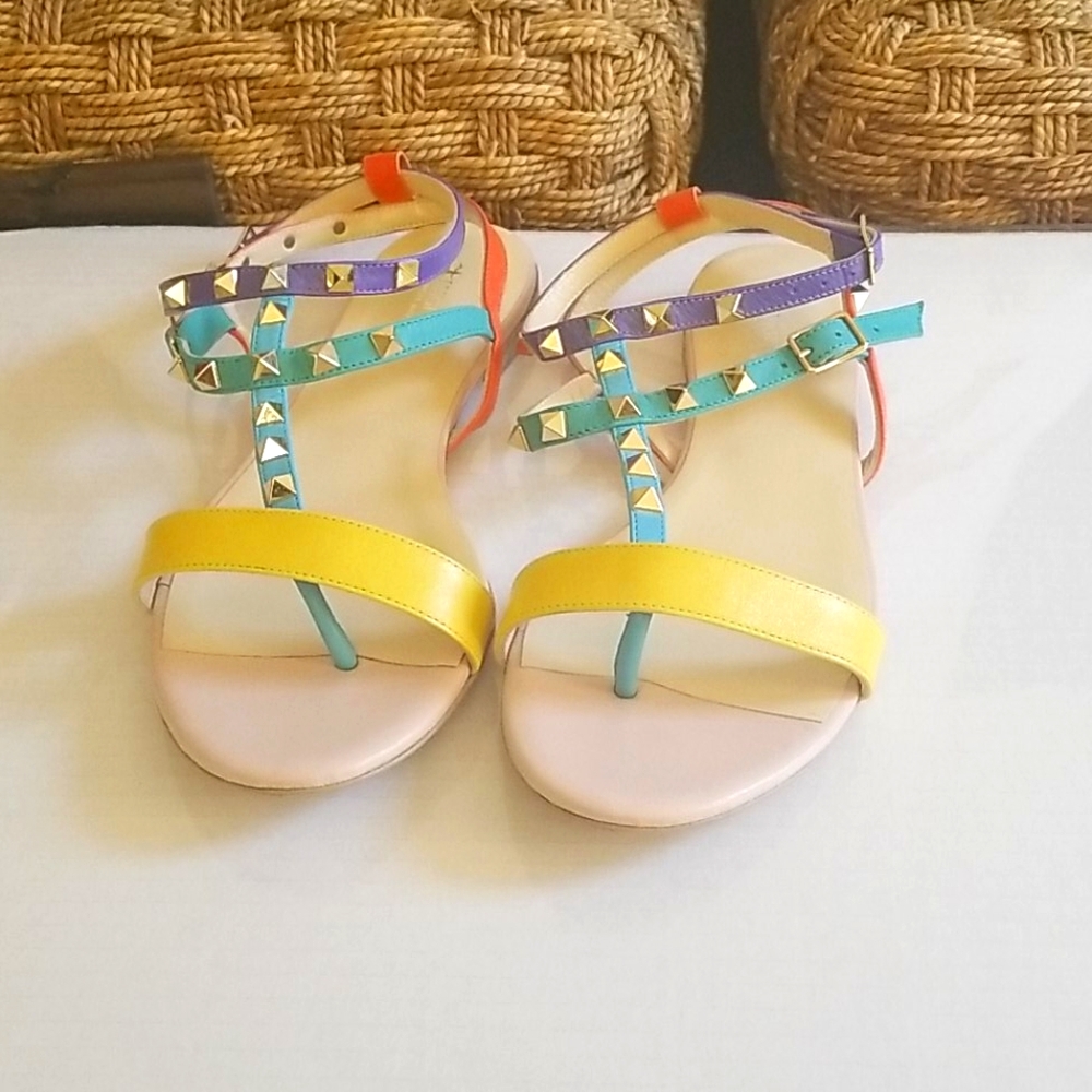 LUIGI TRAINI LEATHER FLAT SANDALS.